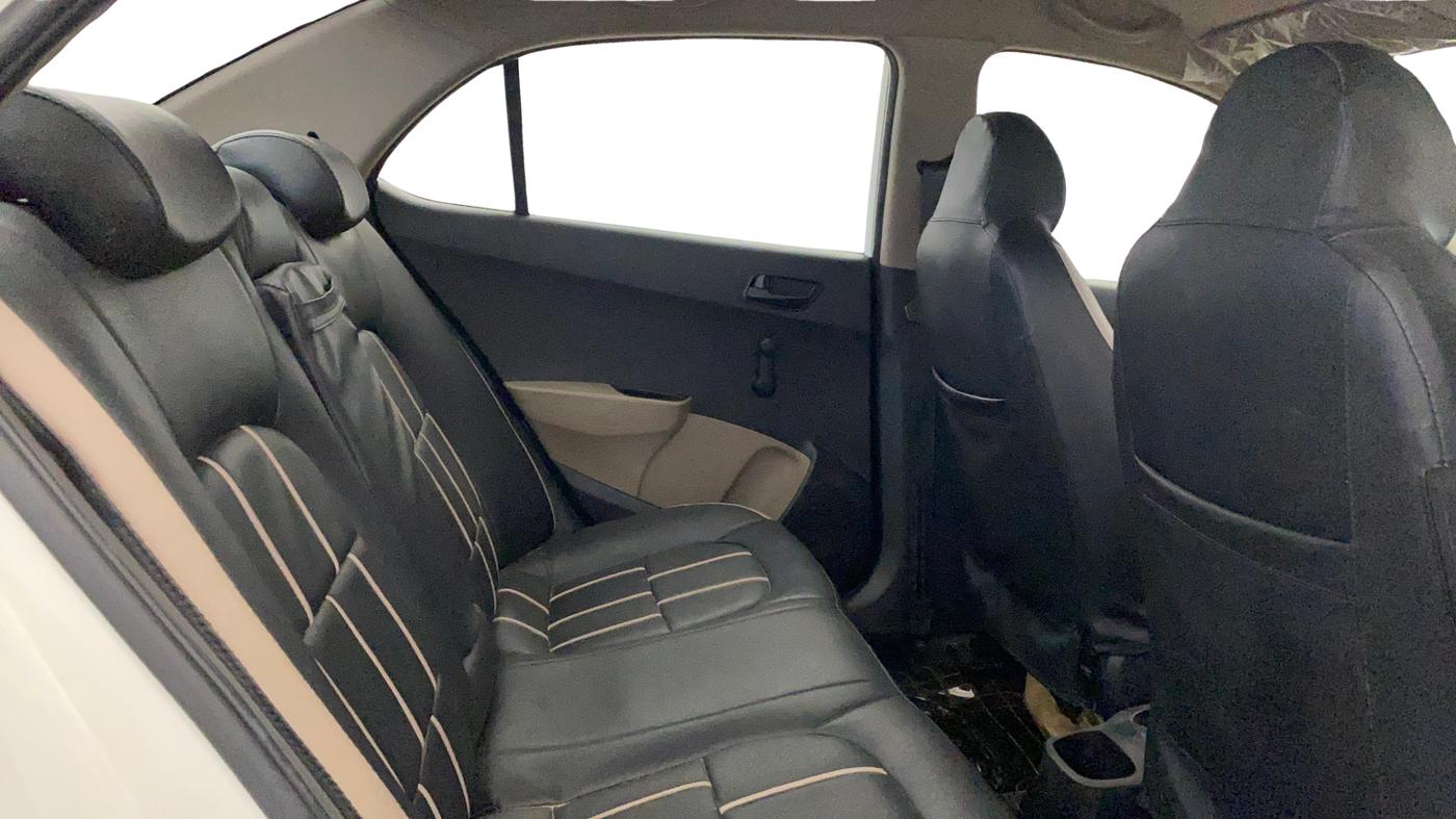 2015 Hyundai Xcent BASE 1.2, Petrol, Manual, 53,653 km, Right Side Rear Door Cabin