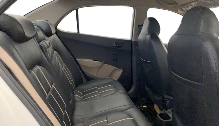 2015 Hyundai Xcent BASE 1.2, Petrol, Manual, 53,576 km, Right Side Rear Door Cabin