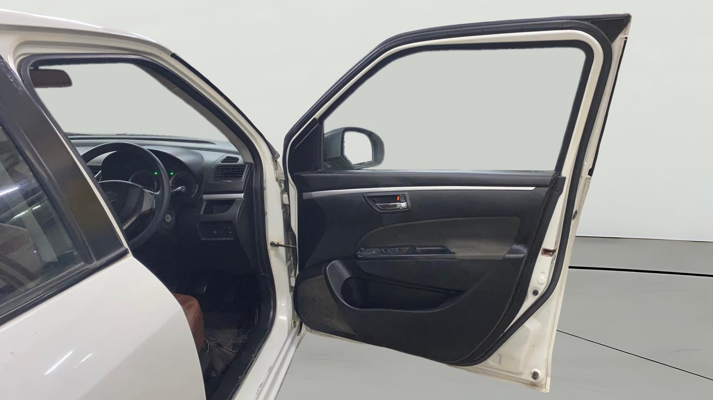 2014 Maruti Swift VXI, Petrol, Manual, 97,827 km, RHS Front Door