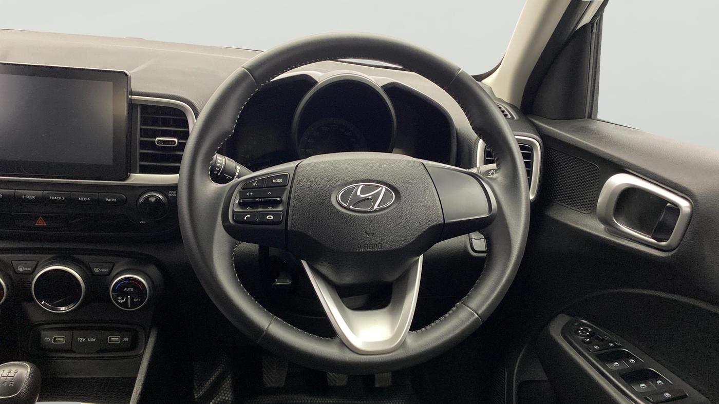 2022 Hyundai VENUE S+ 1.2, Petrol, Manual, 22,178 km, Steering Wheel Close Up