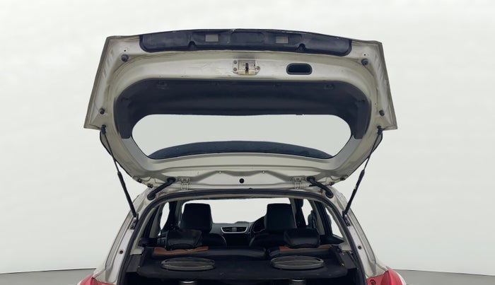 2016 Maruti Swift LXI, Petrol, Manual, 1,42,033 km, Boot Door Open