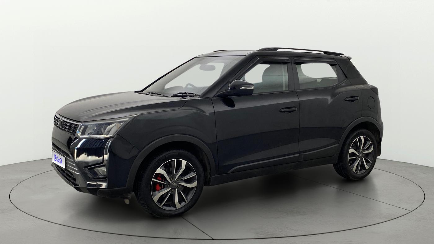 2019 Mahindra XUV300 W8 (O) 1.2 PETROL, Petrol, Manual, 82,849 km, Left Front Diagonal