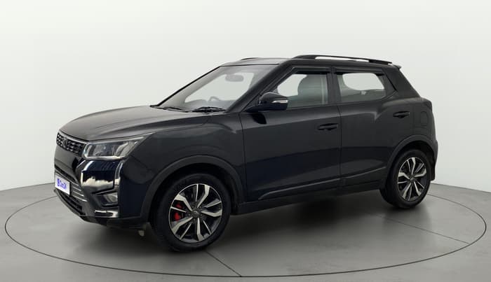 2019 Mahindra XUV300 W8 (O) 1.2 PETROL, Petrol, Manual, 82,849 km, Left Front Diagonal