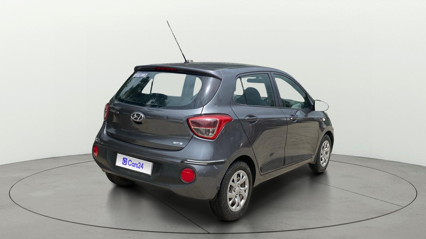 2017 Hyundai Grand i10 MAGNA 1.2 KAPPA VTVT, Petrol, Manual, 72,617 km, Right Back Diagonal
