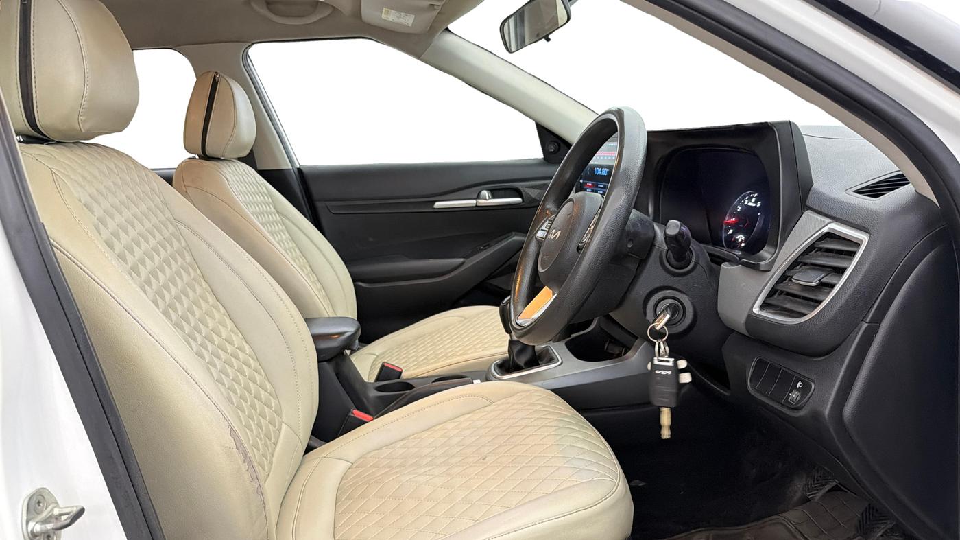 2021 KIA SELTOS HTE 1.5 PETROL, Petrol, Manual, 41,469 km, Right Side Front Door Cabin