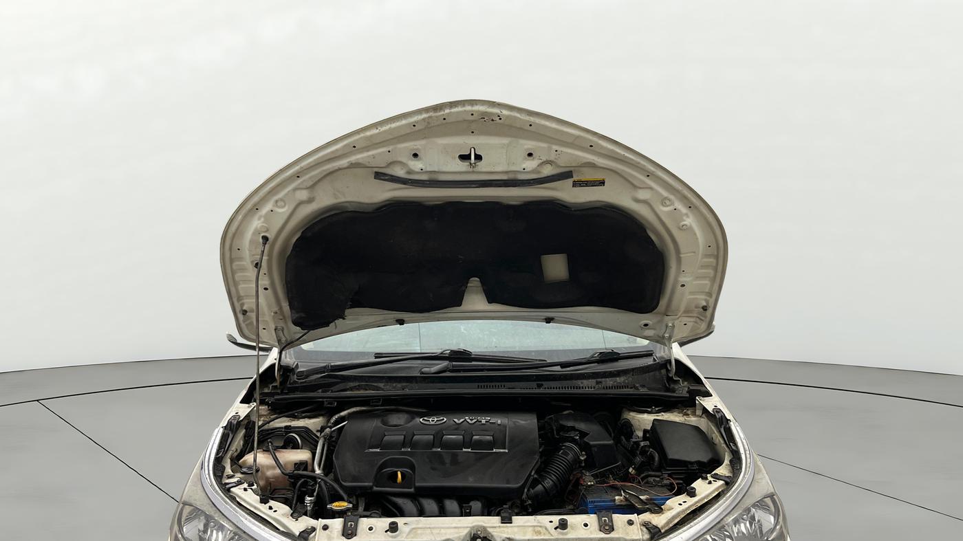 2014 Toyota Corolla Altis J PETROL, Petrol, Manual, 1,04,585 km, Open Bonet