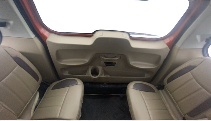 2017 Mahindra TUV300 T8 AMT, Diesel, Automatic, 1,02,809 km, Third Seat Row ( optional )