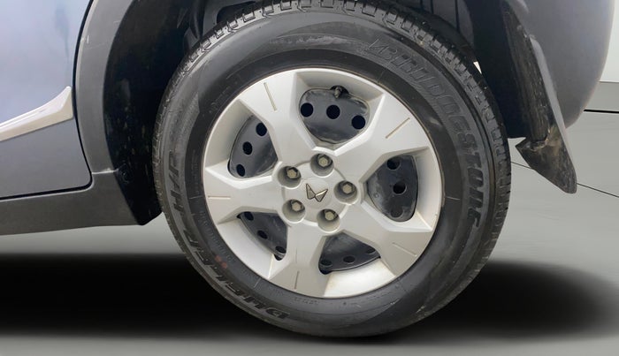 2022 Mahindra XUV300 W6 1.2 PETROL, Petrol, Manual, 18,846 km, Left Rear Wheel