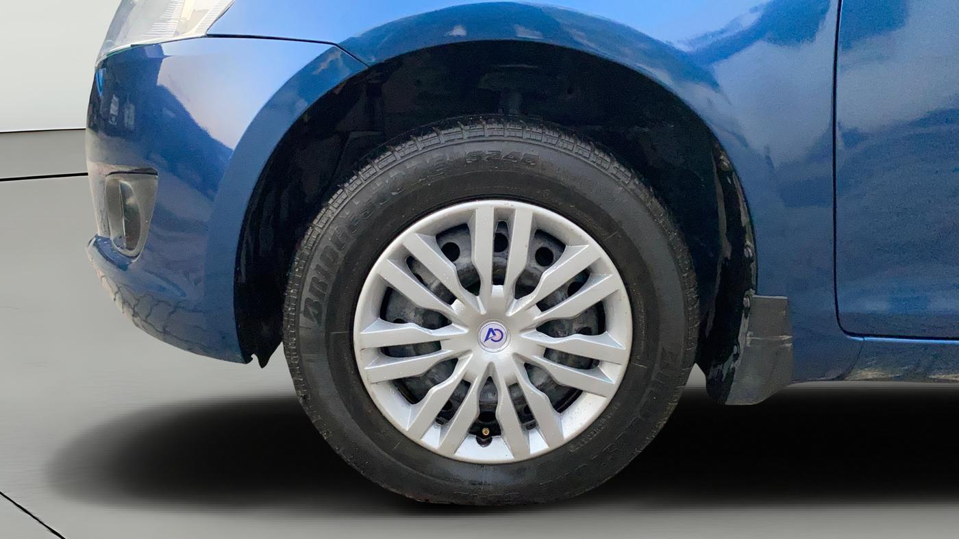 2012 Maruti Swift VXI, Petrol, Manual, 1,20,290 km, Left Front Wheel