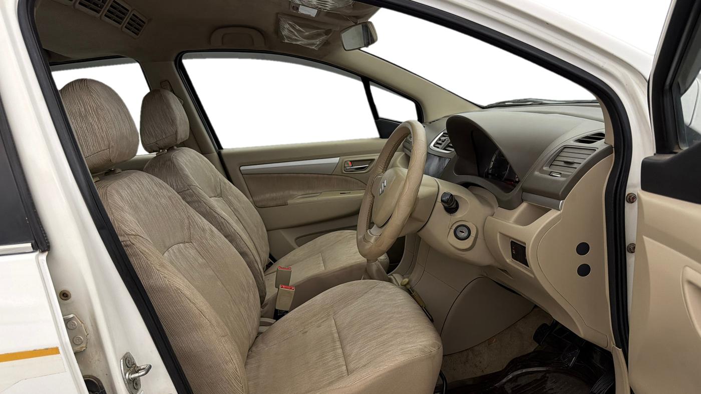 2015 Maruti Ertiga VXI, Petrol, Manual, 91,724 km, Right Side Front Door Cabin