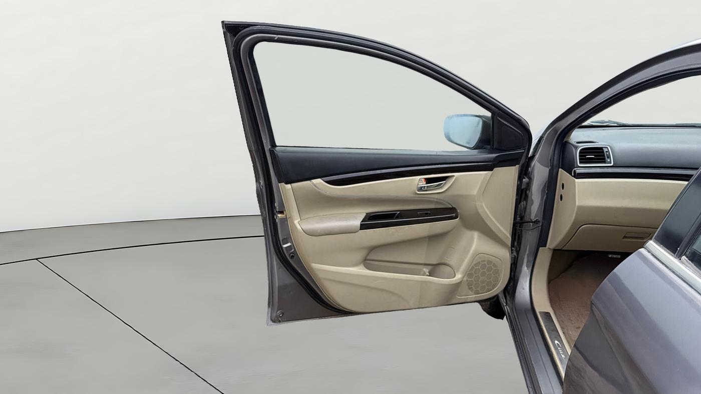 2016 Maruti Ciaz ZXI+, Petrol, Manual, 50,796 km, LHS Front Door