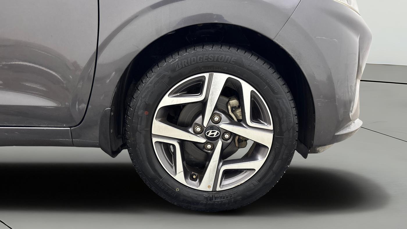 2022 Hyundai AURA SX 1.2 (O), Petrol, Manual, 46,489 km, Right Front Wheel