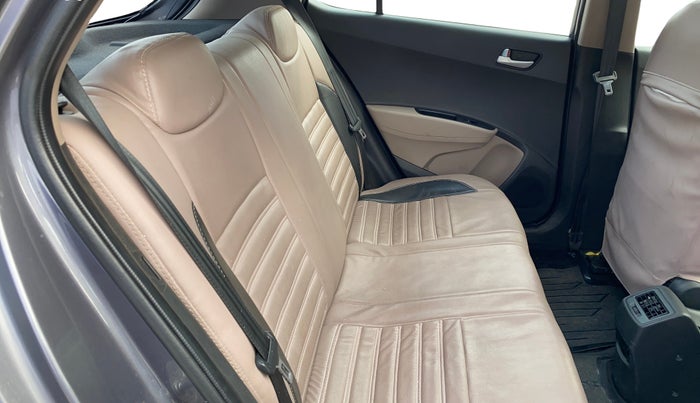 2017 Hyundai Grand i10 SPORTZ (O) 1.2 KAPPA VTVT, Petrol, Manual, 72,997 km, Right Side Rear Door Cabin