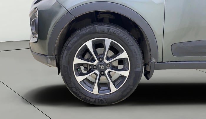 2020 Tata NEXON XZA PLUS (O) PETROL DUAL TONE, Petrol, Automatic, 60,456 km, Left Front Wheel