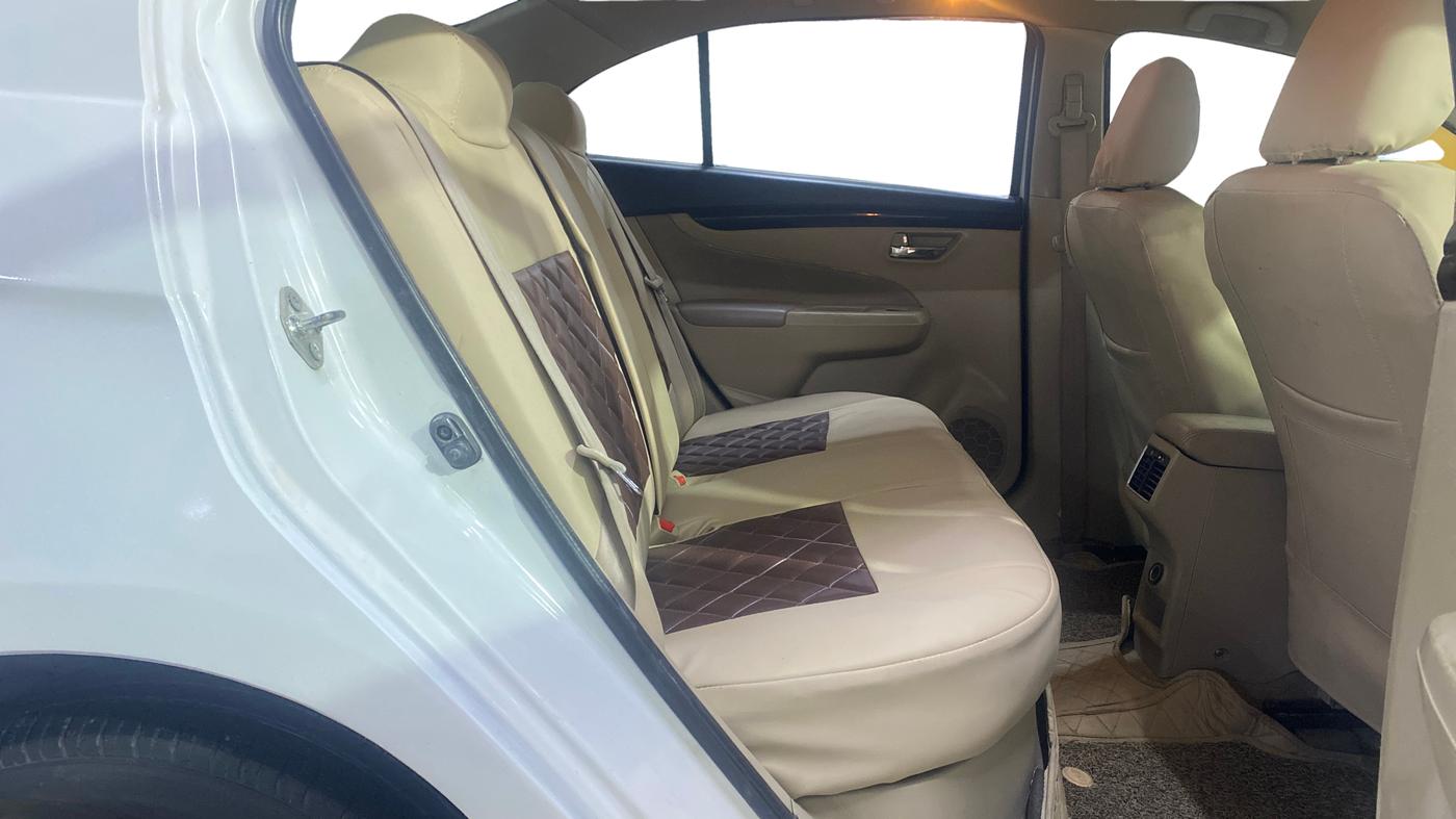 2017 Maruti Ciaz ALPHA DIESEL 1.3, Diesel, Manual, 87,000 km, Right Side Rear Door Cabin