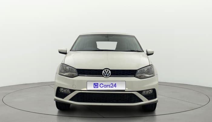 2017 Volkswagen Polo HIGHLINE1.2L, Petrol, Manual, 1,21,096 km, Front