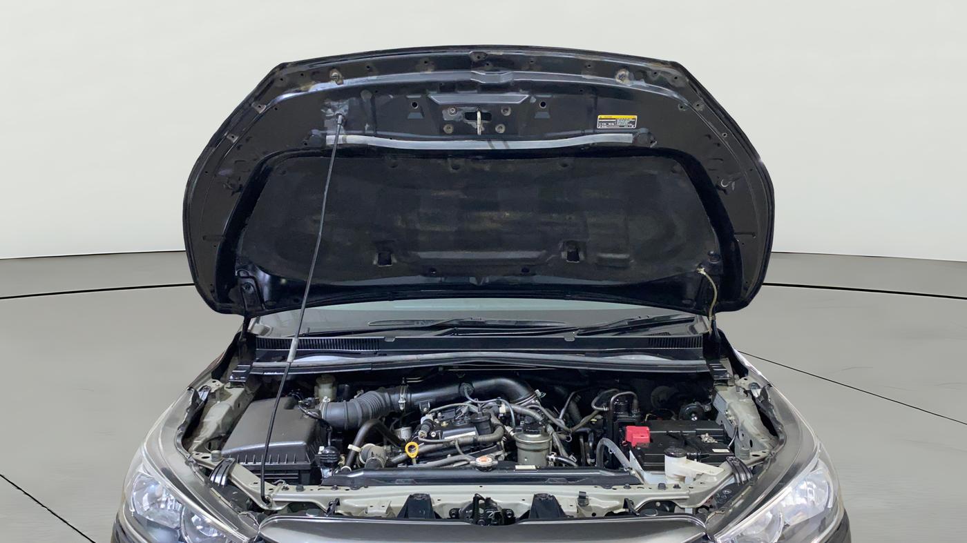 2022 Toyota Innova Crysta 2.7 GX AT 7 STR, Petrol, Automatic, 28,249 km, Open Bonet