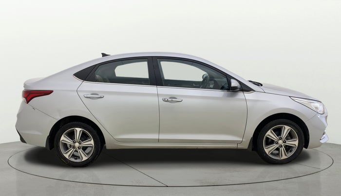 2017 Hyundai Verna 1.6 VTVT SX O, Petrol, Manual, 81,006 km, Right Side View