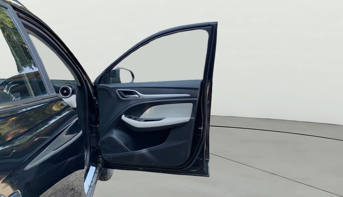 2022 MG ASTOR SHARP 1.5 CVT, Petrol, Automatic, 10,840 km, RHS Front Door