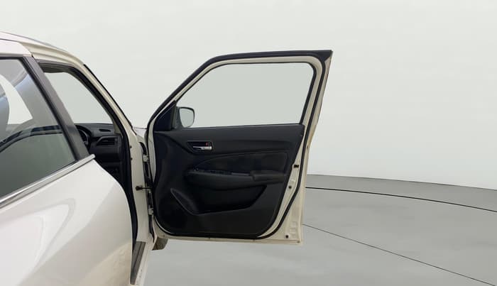 2020 Maruti Swift VXI, Petrol, Manual, 1,71,052 km, RHS Front Door
