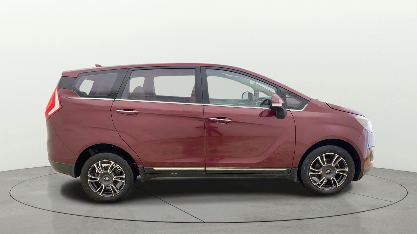 2018 Mahindra MARAZZO M8 7 STR, Diesel, Manual, 84,153 km, Right Side View