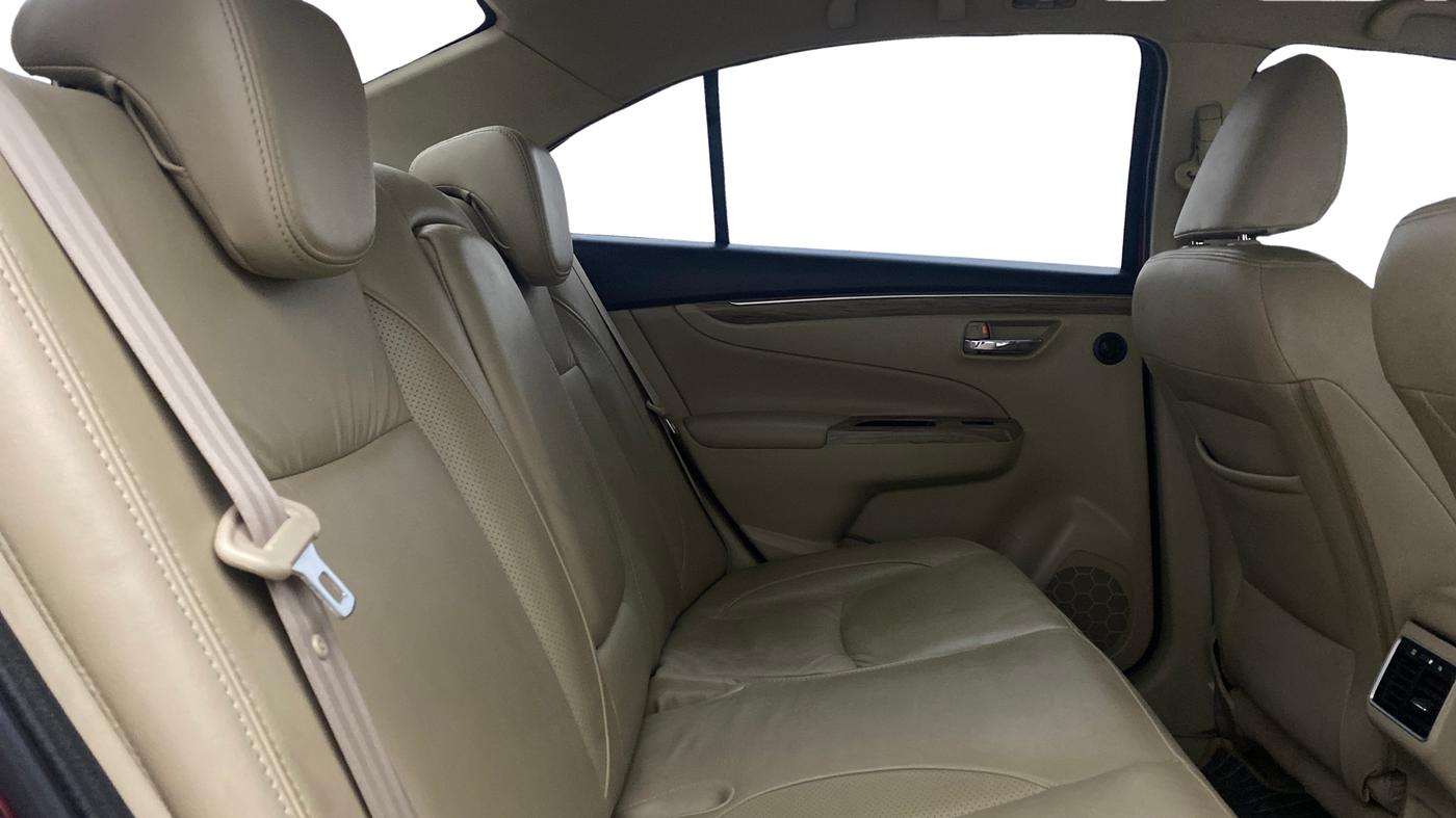 2019 Maruti Ciaz ALPHA  AT 1.5 SHVS PETROL, Petrol, Automatic, 60,463 km, Right Side Rear Door Cabin
