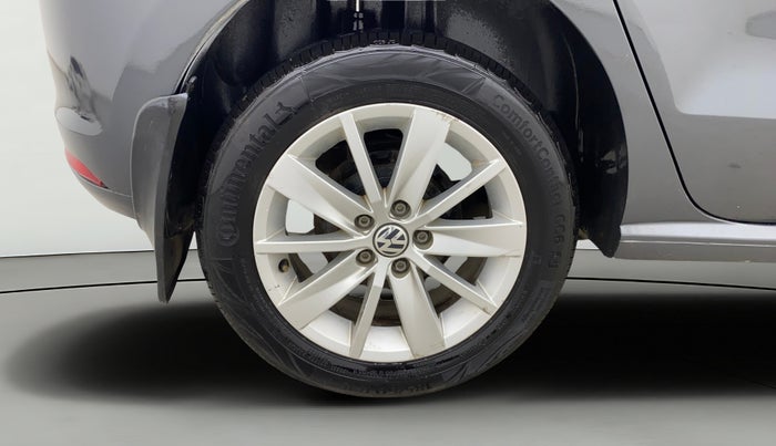 2015 Volkswagen Polo HIGHLINE1.2L, Petrol, Manual, 59,990 km, Right Rear Wheel