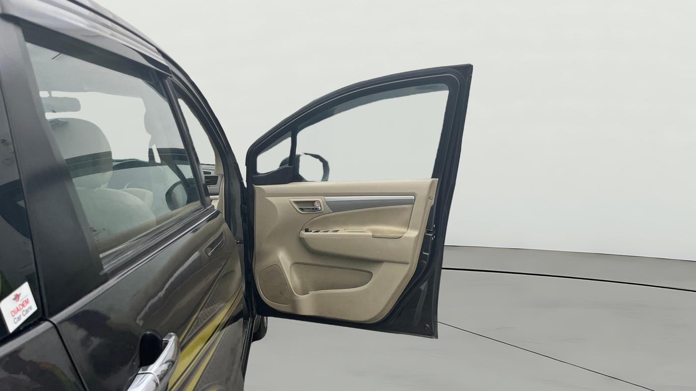 2018 Maruti Ertiga VDI SHVS, Diesel, Manual, 74,008 km, RHS Front Door