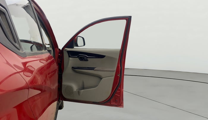 2016 Mahindra Kuv100 K6 PLUS D 6 STR, Diesel, Manual, 85,537 km, RHS Front Door