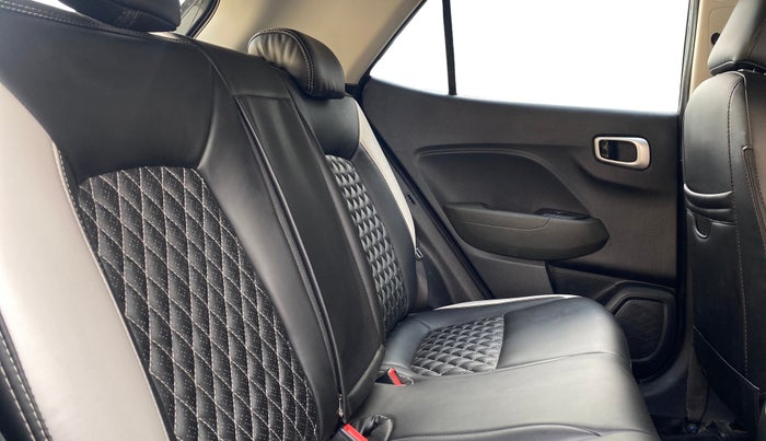 2019 Hyundai VENUE SX PLUS 1.0 TURBO DCT, Petrol, Automatic, 1,44,200 km, Right Side Rear Door Cabin