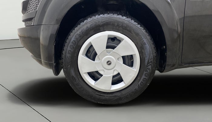 2014 Mahindra XUV500 W4, Diesel, Manual, 97,189 km, Left Front Wheel