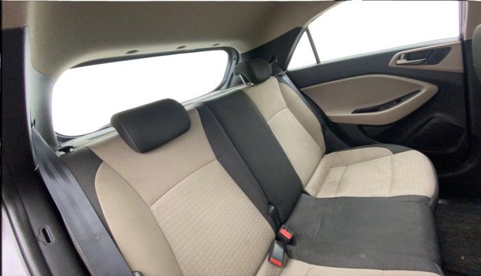 2017 Hyundai Elite i20 ASTA 1.2 (O), Petrol, Manual, 52,641 km, Right Side Rear Door Cabin