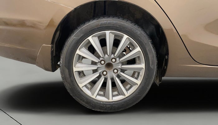 2018 Maruti Ciaz ALPHA  AT 1.5 SHVS PETROL, Petrol, Automatic, 94,688 km, Right Rear Wheel