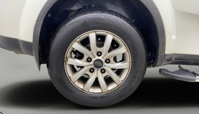 2019 Mahindra XUV500 W9, Diesel, Manual, 66,370 km, Right Rear Wheel