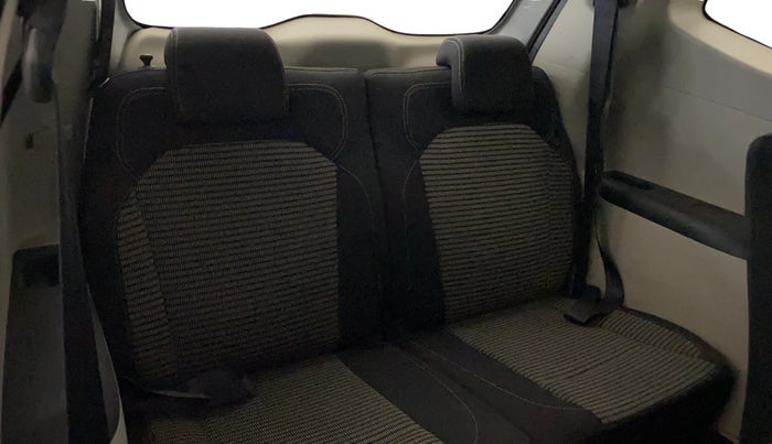 2022 Renault TRIBER RXT LIMITED EDITION, Petrol, Manual, 82,043 km, Third Seat Row ( optional )