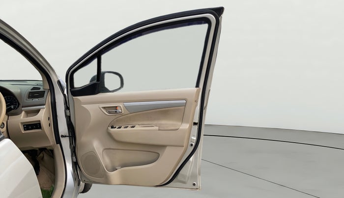 2016 Maruti Ertiga VDI SHVS, Diesel, Manual, 1,07,444 km, RHS Front Door