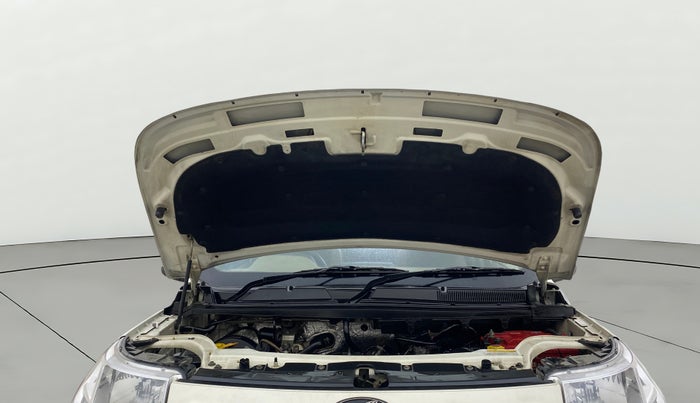 2017 Mahindra TUV300 T8 AMT, Diesel, Automatic, 55,159 km, Open Bonet