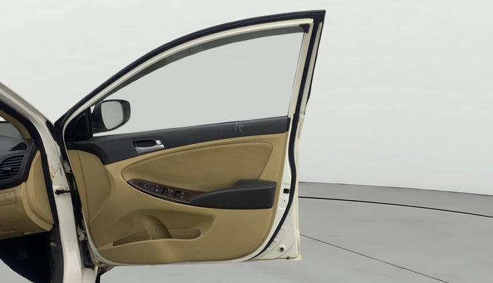 2015 Hyundai Verna FLUIDIC 4S 1.6 VTVT SX, Petrol, Manual, 51,899 km, RHS Front Door