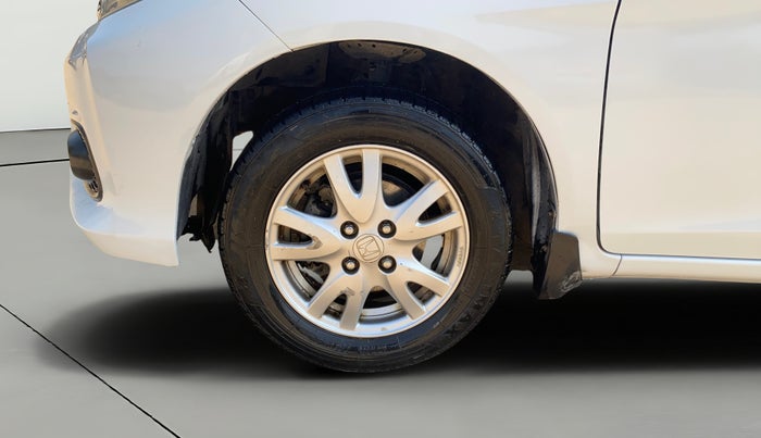 2017 Honda Brio VX MT, Petrol, Manual, 1,01,621 km, Left Front Wheel