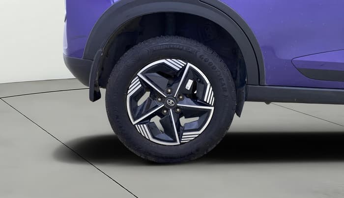 2024 Tata NEXON Fearless Plus Purple DCA Dual Tone 1.2 Petrol, Petrol, Automatic, 18,790 km, Right Rear Wheel
