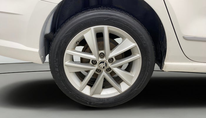 2019 Skoda Rapid STYLE 1.6 MPI AT, Petrol, Automatic, 49,097 km, Right Rear Wheel