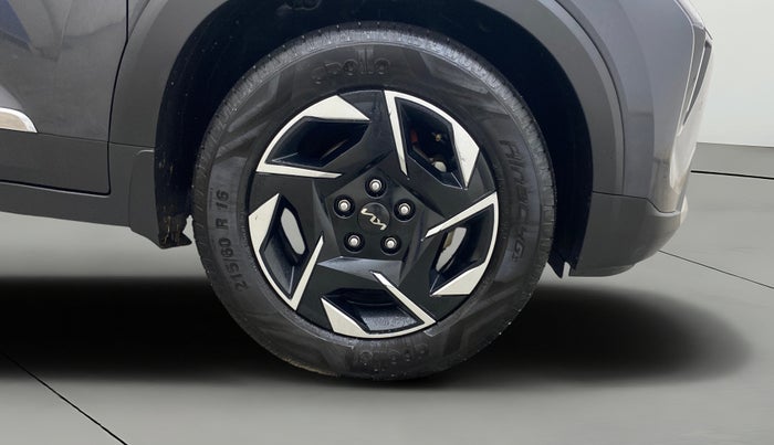 2025 KIA SONET HTK (O) 1.2 Petrol MT, Petrol, Manual, 30,406 km, Right Front Wheel