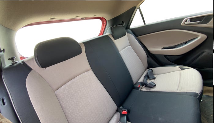 2015 Hyundai Elite i20 SPORTZ 1.2, Petrol, Manual, 78,848 km, Right Side Rear Door Cabin