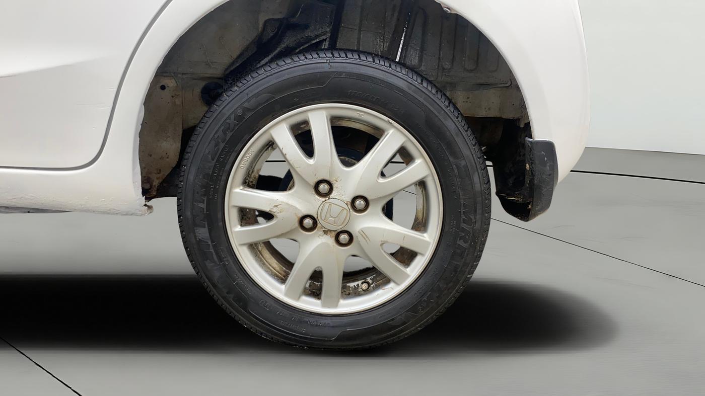 2013 Honda Brio V MT, Petrol, Manual, 1,08,343 km, Left Rear Wheel