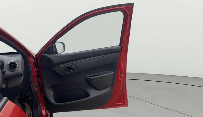 2017 Renault Kwid RXT 1.0 AMT, Petrol, Automatic, 67,812 km, RHS Front Door