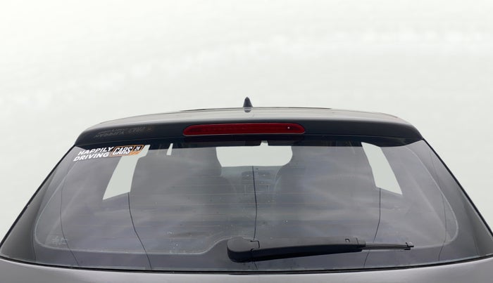 2013 Volkswagen Polo COMFORTLINE 1.2L, Diesel, Manual, 1,22,329 km, Rear Windshield