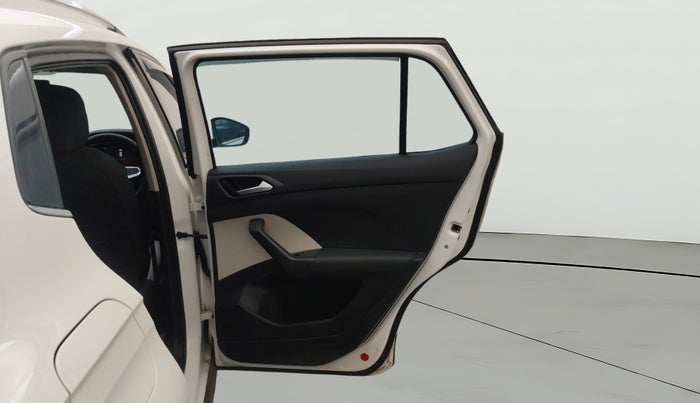 2023 Volkswagen TAIGUN  Topline 1.0 TSI AT (Electric Seats), Petrol, Automatic, 28,732 km, RHS Rear Door