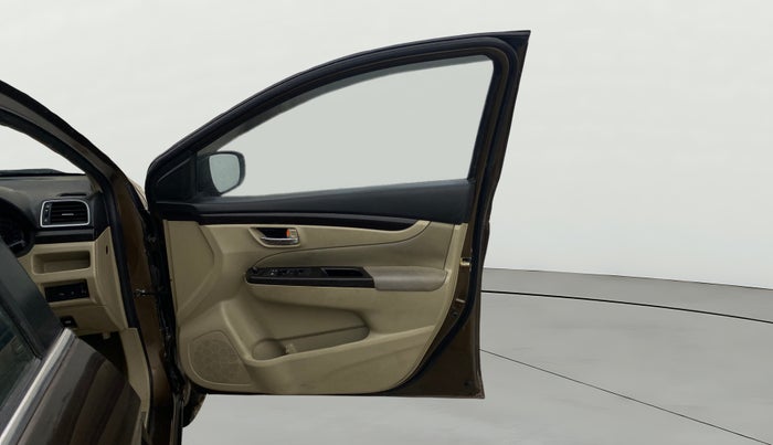 2016 Maruti Ciaz ZXI+, Petrol, Manual, 98,184 km, RHS Front Door