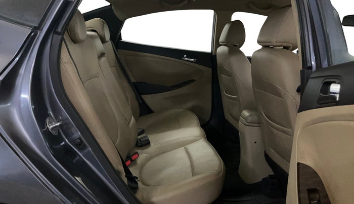 2014 Hyundai Verna FLUIDIC 1.6 VTVT SX, Petrol, Manual, 64,978 km, Right Side Rear Door Cabin