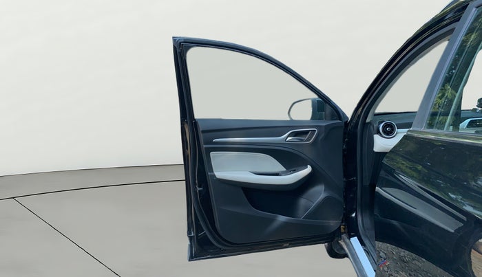 2022 MG ASTOR SHARP 1.5 CVT, Petrol, Automatic, 10,840 km, LHS Front Door